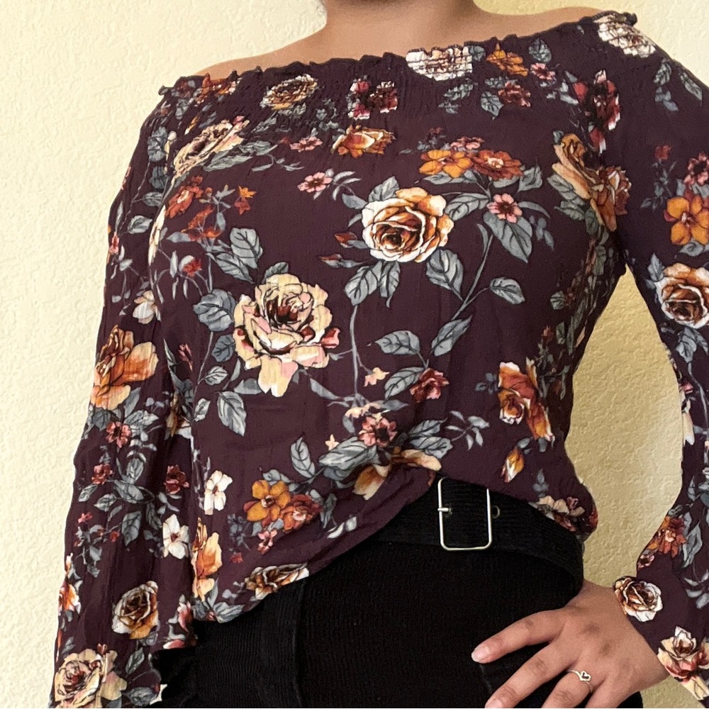 Blouse is XS but fits like a M